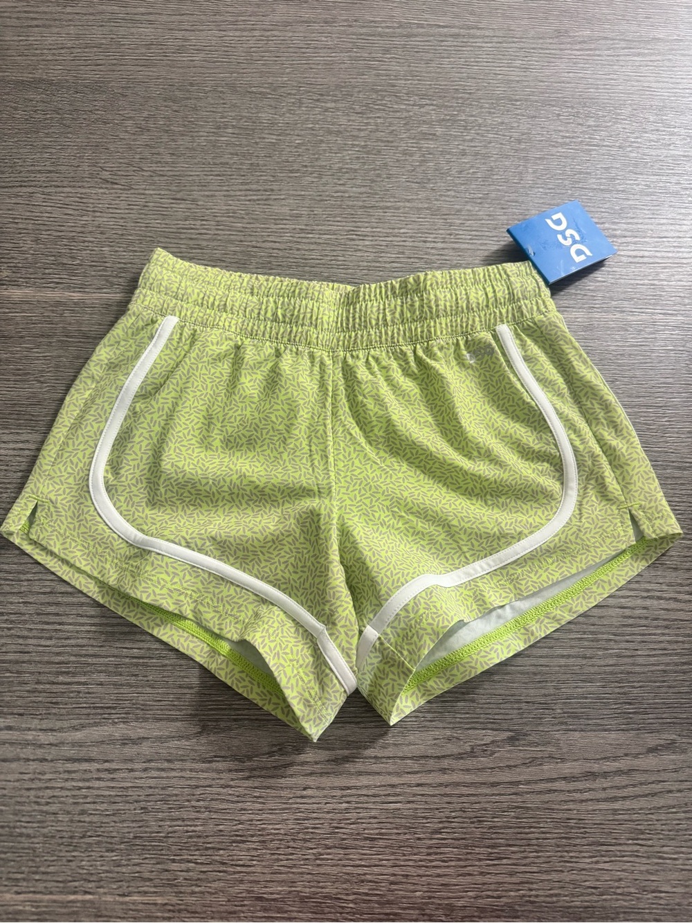 DSG Girls' Stride Run Shorts Size S (8-9) Mid Rise Built-in Brief Neon Pear